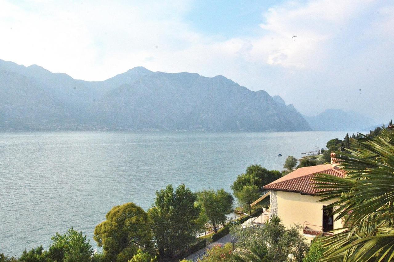 Apartment Windows On The Lake Malcesine Kültér fotó